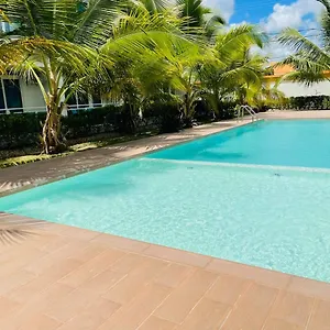 https://star-place.comcaribbean.com