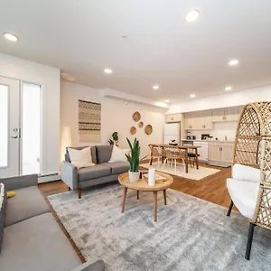 Bali Vibes Suite, Secure Ug Parking, 5 Min To Dt & Rogers Place, Long Stays, Fast Wifi Apartment Edmonton