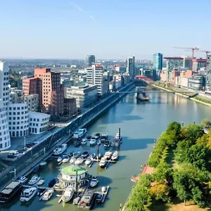  Apartment - Chilliges In Mit Balkon & Kuche; Big Tv And Bed - Deutschland